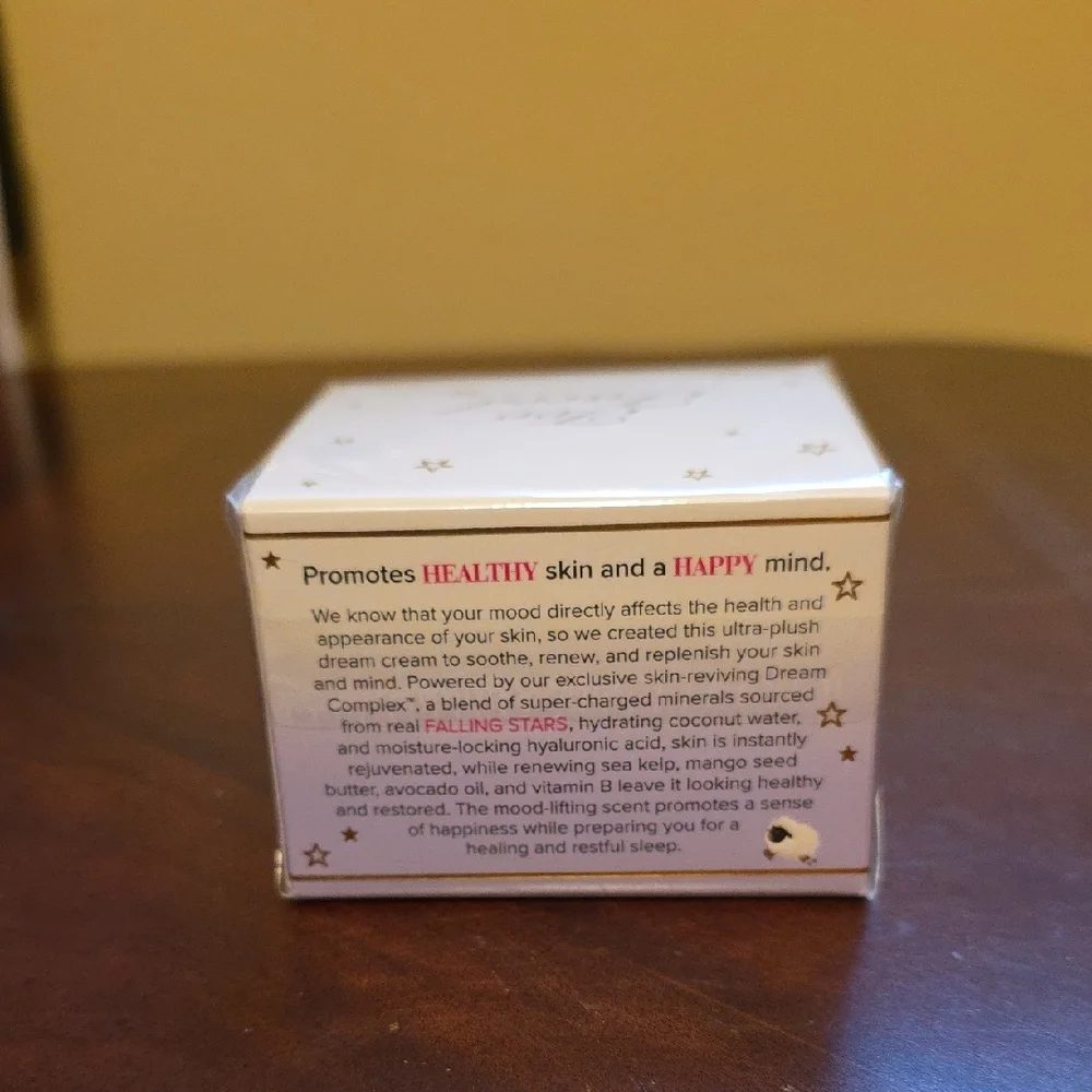 Too Faced Hangover Pillow Cream in White and Gold